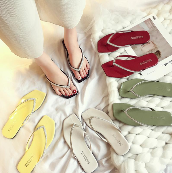 slippers flip flops sandals woman 2021 summer shoes women rhinestone slides antiskid sole for pregnant black white
slippers flip flops sandals woman 2021 summer shoes women rhinestone slides antiskid sole for pregnant black white