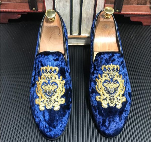 promotion new spring men velvet loafers party wedding shoes europe style embroidered black blue velvet slippers driving moccasins bmm93
promotion new spring men velvet loafers party wedding shoes europe style embroidered black blue velvet slippers driving moccasins bmm93