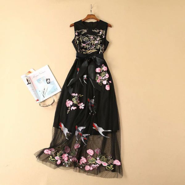 european and american women's clothing 2019 summer new style fashion black embroidery sleeveless round collar lace-up dress, Black;gray
european and american women's clothing 2019 summer new style fashion black embroidery sleeveless round collar lace-up dress, Black;gray