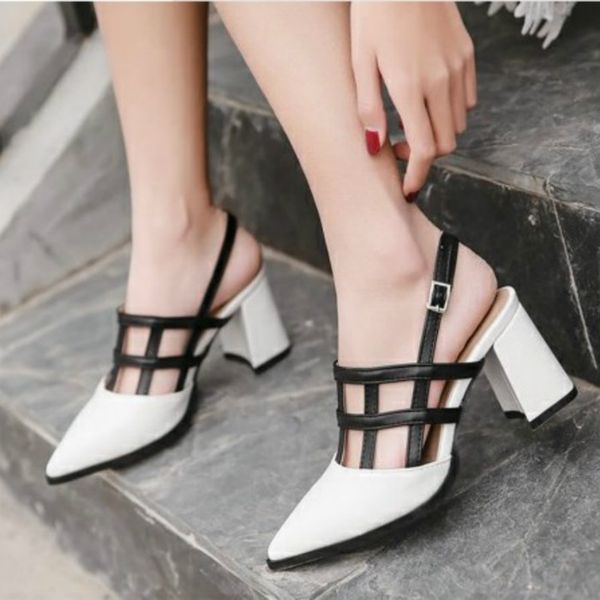the new summer fashion versatile ladies shoes with pointed hollow toes, platform heels, high heels, and cropped sandals 35-40, Black
the new summer fashion versatile ladies shoes with pointed hollow toes, platform heels, high heels, and cropped sandals 35-40, Black