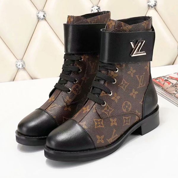 british wind high-end generous homemade autumn and winter new color matching metal buckle velcro straps short boots flat women's boots, Black
british wind high-end generous homemade autumn and winter new color matching metal buckle velcro straps short boots flat women's boots, Black