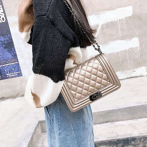 fashion lingge chain women shoulder bags crossbody bag pu leather small flap handbags small female purses summer
fashion lingge chain women shoulder bags crossbody bag pu leather small flap handbags small female purses summer