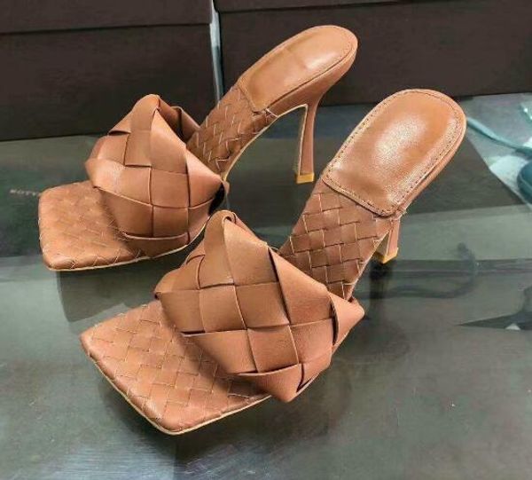 2020 the latest leather slippers matte leather checked women shoes square - mouthed, open-toed women flat heel slippers 9.5cm size 36-42, Black
2020 the latest leather slippers matte leather checked women shoes square - mouthed, open-toed women flat heel slippers 9.5cm size 36-42, Black