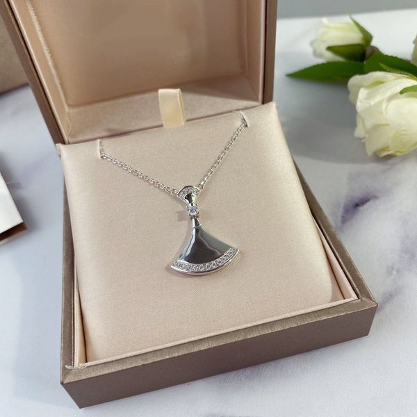 woman necklace s925 silver plated pendant necklaces dream necklace for women love gift
woman necklace s925 silver plated pendant necklaces dream necklace for women love gift