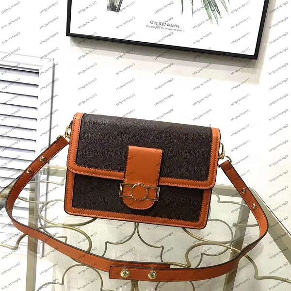 designer shoulder bag fashion brand women bag metal logo classic printing messenger bag mini designer handbag
designer shoulder bag fashion brand women bag metal logo classic printing messenger bag mini designer handbag