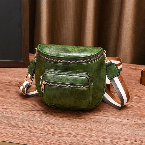 2020 new net red tide product single shoulder diagonal work commute retro saddle bag
2020 new net red tide product single shoulder diagonal work commute retro saddle bag
