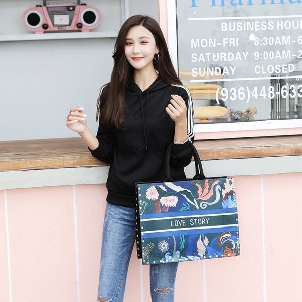 luxury prints shoulder bags for women 2020 chic large capacity handbags canvas shopping bag ladies fashion tote bags
luxury prints shoulder bags for women 2020 chic large capacity handbags canvas shopping bag ladies fashion tote bags
