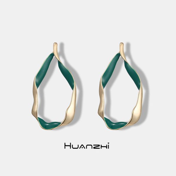 huanzhi 2019 zinc alloy hollow green drip enamel metal golden stud earrings vintage for women earrings asymmetric party gift, Golden;silver
huanzhi 2019 zinc alloy hollow green drip enamel metal golden stud earrings vintage for women earrings asymmetric party gift, Golden;silver