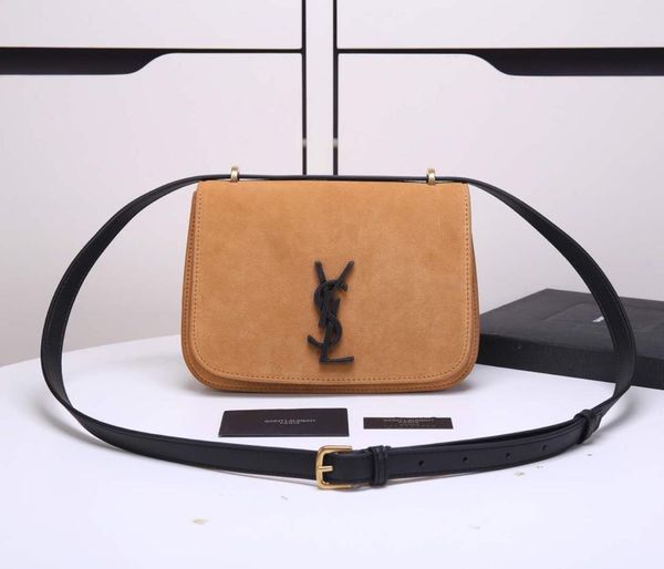 womens one-shoulder bag carefully made with a slanted shoulder chain of white-collar ladies must use fashionable caviar size:23x16x6.5cm
womens one-shoulder bag carefully made with a slanted shoulder chain of white-collar ladies must use fashionable caviar size:23x16x6.5cm