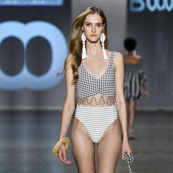 2019 luxury designer bandage swimwear for women monokini vest one piece swimsuit woman swimming bodysuits lady swim wear bathing suit
2019 luxury designer bandage swimwear for women monokini vest one piece swimsuit woman swimming bodysuits lady swim wear bathing suit