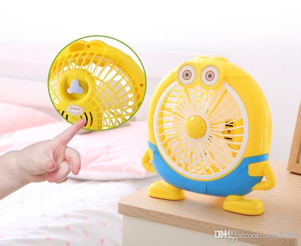 мультяшный маленький желтый человечек с маленьким вентилятором без шума, маленького тела и большой энергии ветра, 20-23 вт домашний офис под