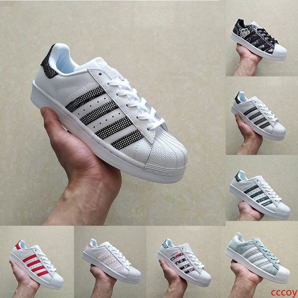 2020 superstar белый голограмма радужные младшие superstars 80s pride кроссовки super star женщины мужчины спорт повседневная обувь 36-44
2020 superstar белый голограмма радужные младшие superstars 80s pride кроссовки super star женщины мужчины спорт повседневная обувь 36-44
