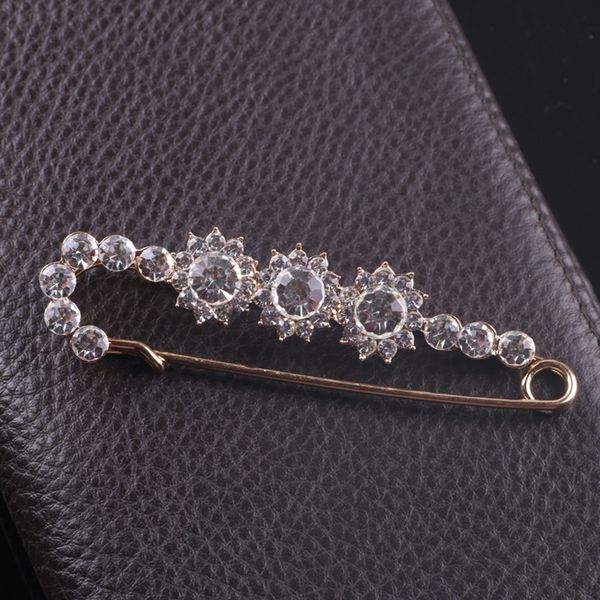 clear crystal flower large pin classic safety breastpin for quilting blanket fasten holder clip, Gray
clear crystal flower large pin classic safety breastpin for quilting blanket fasten holder clip, Gray