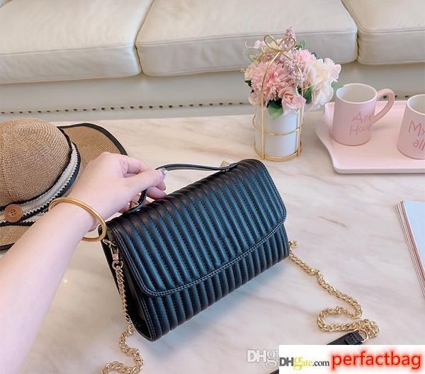 2019 brand fashion luxury bags fashion shoulder bags messenger bag wear bag cowhide leather wallet with box dust bag 22cm
2019 brand fashion luxury bags fashion shoulder bags messenger bag wear bag cowhide leather wallet with box dust bag 22cm