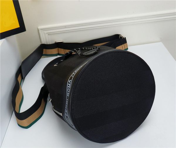 моды ведро мешок дизайнер сумки crossbody сумки подлинной натуральной кожи моды кошельки женская сумка классический стиль
моды ведро мешок дизайнер сумки crossbody сумки подлинной натуральной кожи моды кошельки женская сумка классический стиль