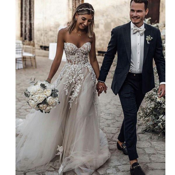 fashion bohemian lace beach wedding dresses beaded strapless neck boho bridal gowns sweep train tulle vestidos de novia, White
fashion bohemian lace beach wedding dresses beaded strapless neck boho bridal gowns sweep train tulle vestidos de novia, White