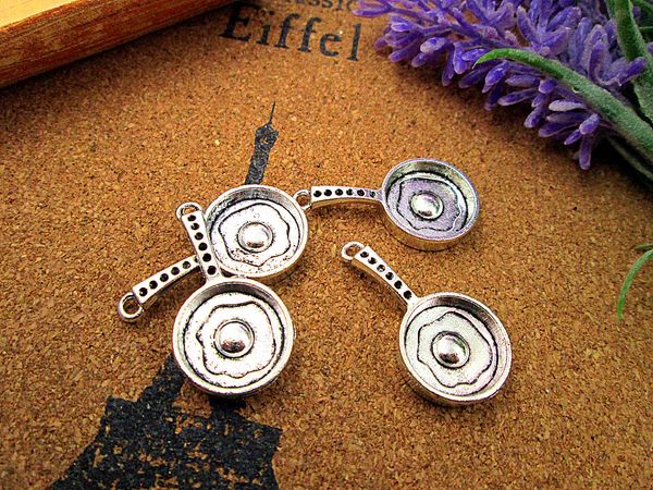 30pcs-frying pan charms ,antique silver 3d frying pans pots with poached eggs cooking charm pendant 32x17mm, Bronze;silver
30pcs-frying pan charms ,antique silver 3d frying pans pots with poached eggs cooking charm pendant 32x17mm, Bronze;silver
