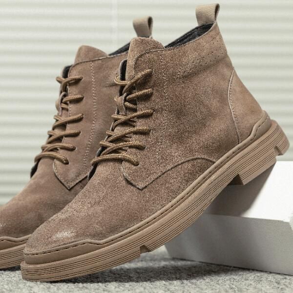 autumn and winter leather europe and the united states martin boots men in the fight wolf tide british wind army boots desert boots, Black
autumn and winter leather europe and the united states martin boots men in the fight wolf tide british wind army boots desert boots, Black