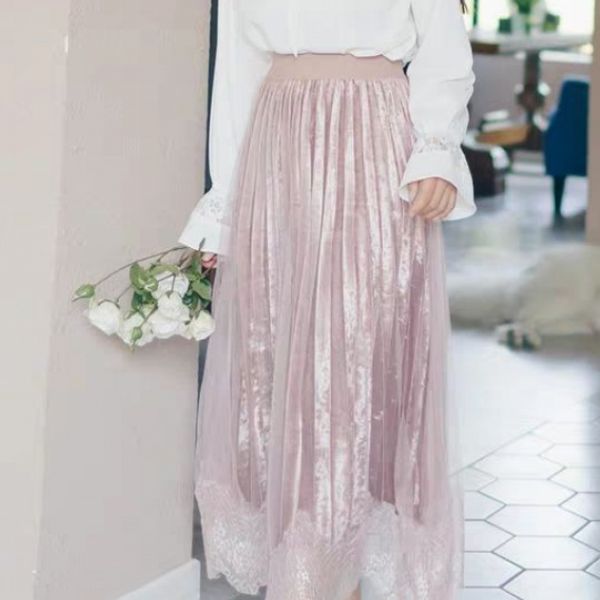 2020 new women mesh lace patchwork velvet skirt elastic high waist pleated long skirts female big swing jupe femme falda aq436, Black
2020 new women mesh lace patchwork velvet skirt elastic high waist pleated long skirts female big swing jupe femme falda aq436, Black