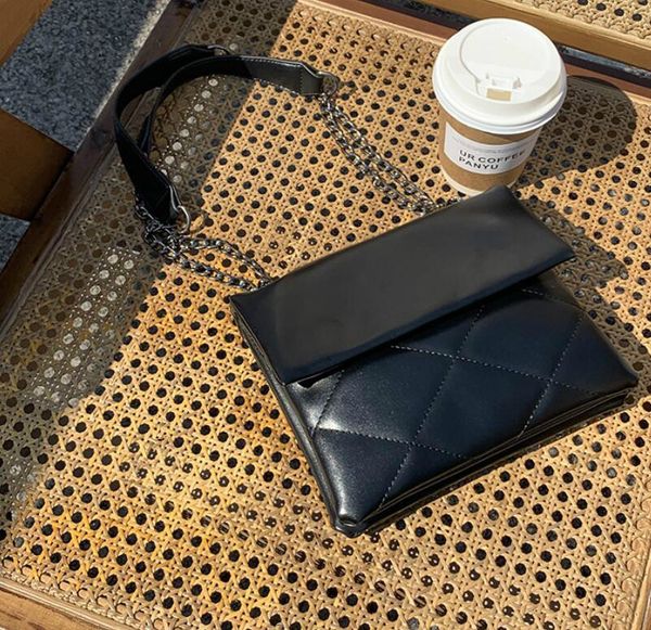 designer bag new fashion handbag purses versatile black diamond chain single shoulder messenger bag
designer bag new fashion handbag purses versatile black diamond chain single shoulder messenger bag