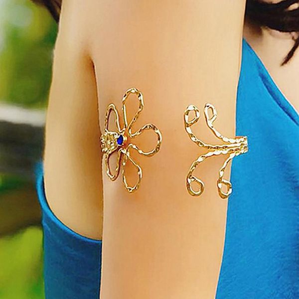 bangle women's jewelry simple and versatile geometric brocade personality embossed creative flower-encrusted ladies armband, Black
bangle women's jewelry simple and versatile geometric brocade personality embossed creative flower-encrusted ladies armband, Black