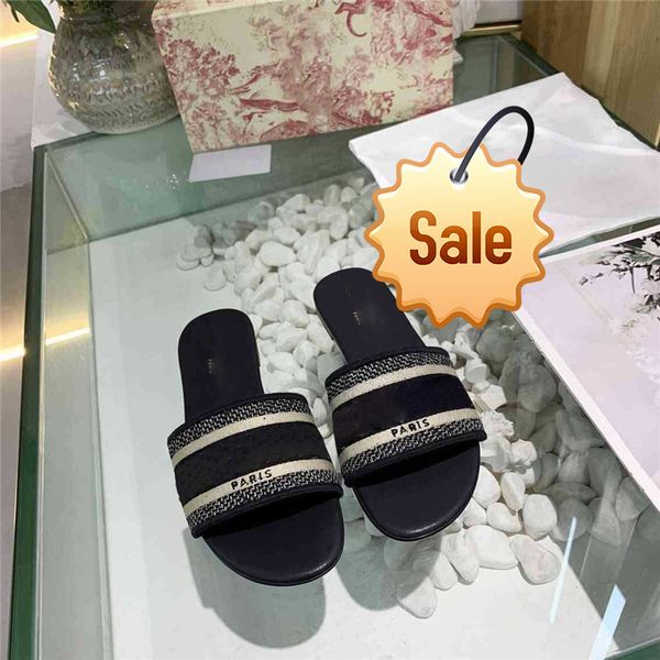 high-quality dazzle flowers women designer slippers flat bottom embroidery sandal floral brocade striped beach causal sandals, Black
high-quality dazzle flowers women designer slippers flat bottom embroidery sandal floral brocade striped beach causal sandals, Black