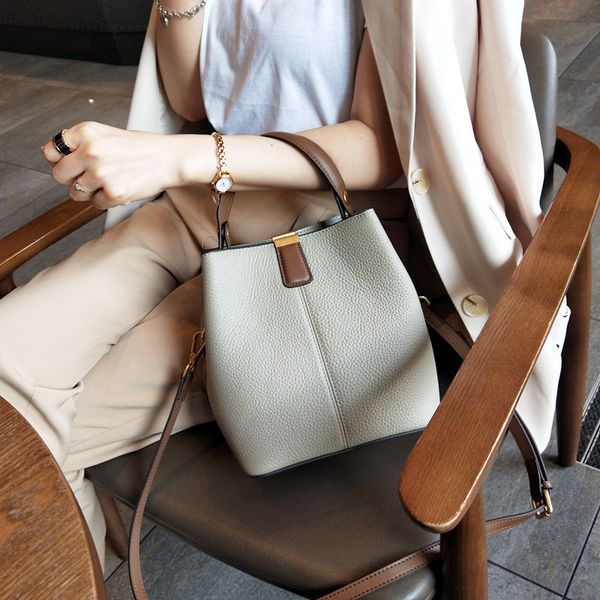 women's bag 2020 new leather bucket bag korean fashion lady handbag shoulder messenger wide shoulder strap
women's bag 2020 new leather bucket bag korean fashion lady handbag shoulder messenger wide shoulder strap