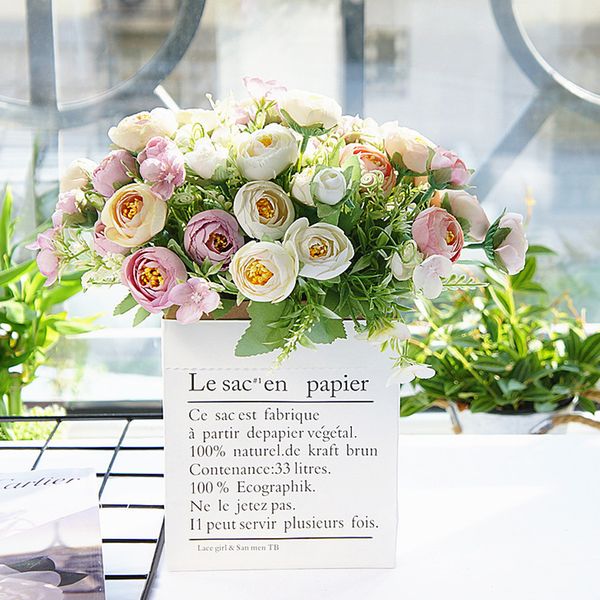 white roses artificial flowers stamen silk fake flower outdoor garden balcony decor small bouquet for wedding home decoration
white roses artificial flowers stamen silk fake flower outdoor garden balcony decor small bouquet for wedding home decoration