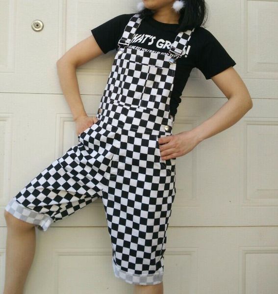 plus size xxl women men checkerboard plaid short jumpsuit overalls button straps romper hip hop playsuit casual loose suspender, Black;white
plus size xxl women men checkerboard plaid short jumpsuit overalls button straps romper hip hop playsuit casual loose suspender, Black;white