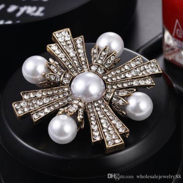 wholesale high-end crystal pearl cross brooch corsage 14k gold cross scarf clips brooch pins women suit lapel pins party jewelry, Gray
wholesale high-end crystal pearl cross brooch corsage 14k gold cross scarf clips brooch pins women suit lapel pins party jewelry, Gray