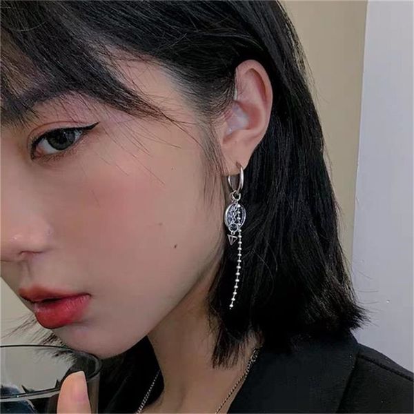 1pc europe and the united states retro relief portrait coin round chain pendant punk earrings men and women tide jewelry, Silver
1pc europe and the united states retro relief portrait coin round chain pendant punk earrings men and women tide jewelry, Silver
