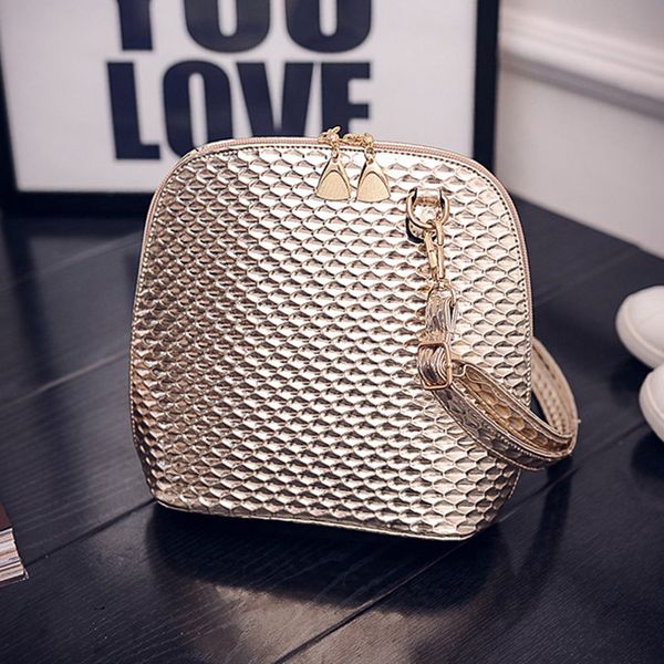 classic gold black shell bags small shoulder bag chain bag portable single shoulder messenger
classic gold black shell bags small shoulder bag chain bag portable single shoulder messenger