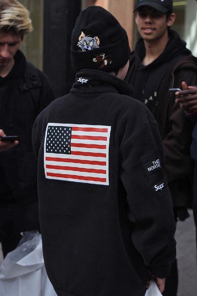 2018 new flag embroidery jacket men women coats fashion outerwear clothing kanyes west fleece sweatshirts, Black;brown
2018 new flag embroidery jacket men women coats fashion outerwear clothing kanyes west fleece sweatshirts, Black;brown