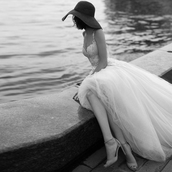 spaghetti strap beach wedding dresses a line backless lace appliques boho wedding dress tiered tulle country bridal gowns, White
spaghetti strap beach wedding dresses a line backless lace appliques boho wedding dress tiered tulle country bridal gowns, White