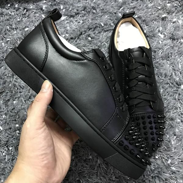 new low cut suede spiked toe casual flats red bottom luxury shoes for mens and women party designer sneakers famous d09, Black 
new low cut suede spiked toe casual flats red bottom luxury shoes for mens and women party designer sneakers famous d09, Black