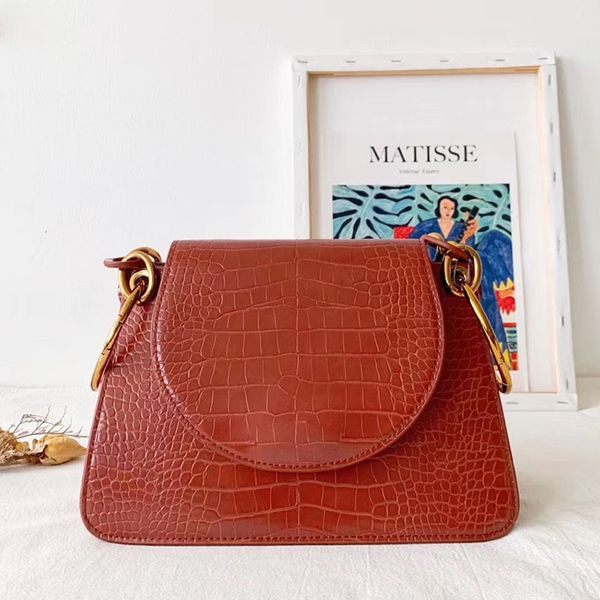 2020 new women's bag lipstick bag large crocodile pattern flip shoulder shoulder chain women
2020 new women's bag lipstick bag large crocodile pattern flip shoulder shoulder chain women