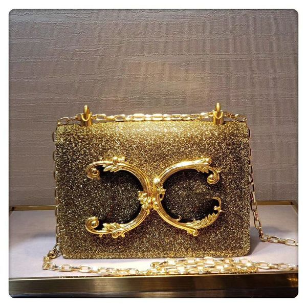 New model European Classic Luxury Style Lady's Bag fishone bag Letter decorati Chain Decorative Bucket Metallic feel decoration party bag
New model European Classic Luxury Style Lady's Bag fishone bag Letter decorati Chain Decorative Bucket Metallic feel decoration party bag