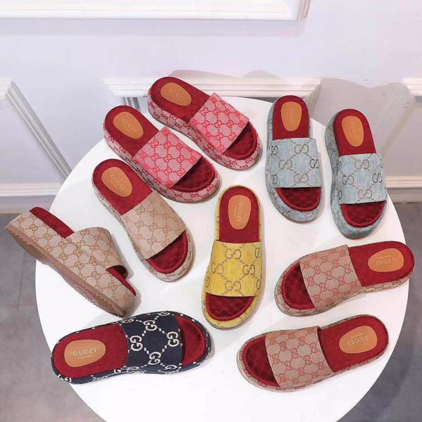 2020 summer new designer women waterproof wedge slides 2020g with fabric printed upper,classic slippers with calfskin lining, original box, Black;white
2020 summer new designer women waterproof wedge slides 2020g with fabric printed upper,classic slippers with calfskin lining, original box, Black;white
