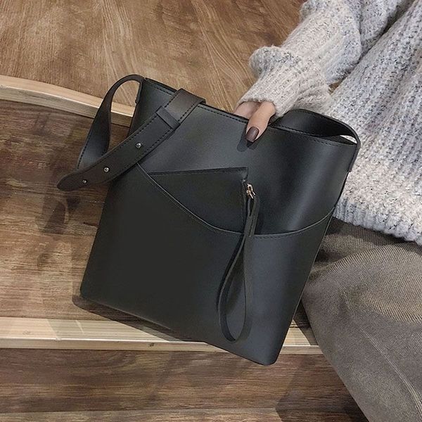 bag female 2020 new spring section messenger bag college student wild large capacity bucket shoulder tide
bag female 2020 new spring section messenger bag college student wild large capacity bucket shoulder tide