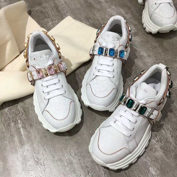 the 19-year runway model has thicker feet but super comfortable feet in four color7, Black
the 19-year runway model has thicker feet but super comfortable feet in four color7, Black
