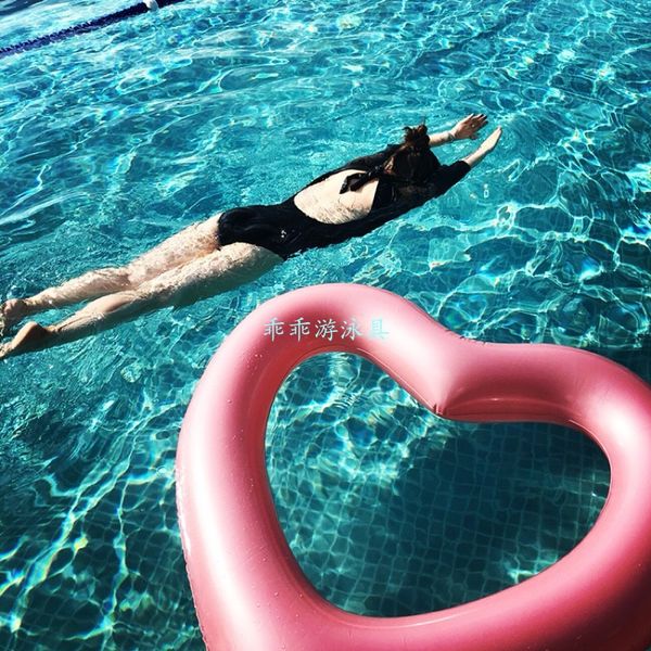 120cm heart xin xing quan inflatable swimming armpits ring life ring overwater floating mat holiday floating bed swim, Red;blue
120cm heart xin xing quan inflatable swimming armpits ring life ring overwater floating mat holiday floating bed swim, Red;blue