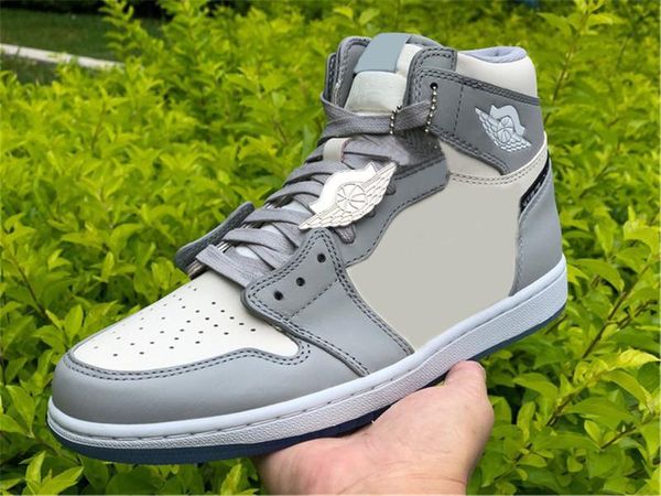 authentic 1 high og low basketball shoes man wolf grey sail pn dust white mens trainers outdoor sneakers with original box size 7-13
authentic 1 high og low basketball shoes man wolf grey sail pn dust white mens trainers outdoor sneakers with original box size 7-13