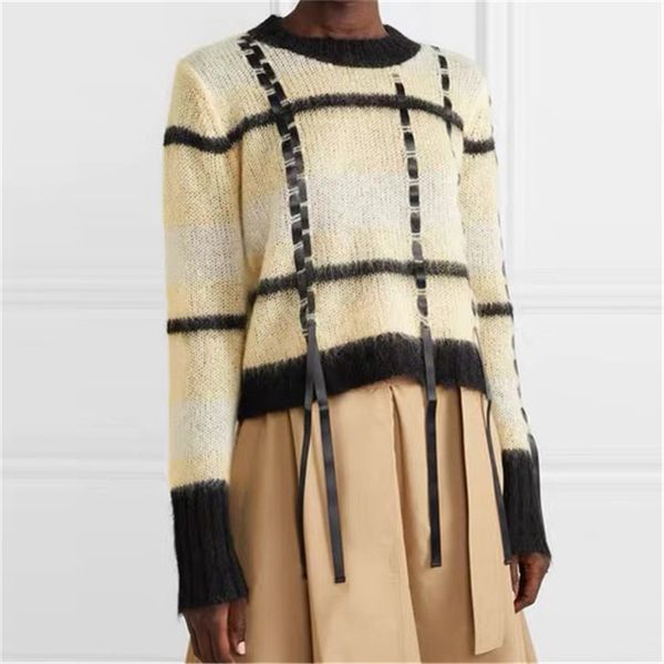 2019 winter new loose belt decoration long-sleeved sweater women plaid stitching contrast color long-sleeved round neck sweater, White;black
2019 winter new loose belt decoration long-sleeved sweater women plaid stitching contrast color long-sleeved round neck sweater, White;black