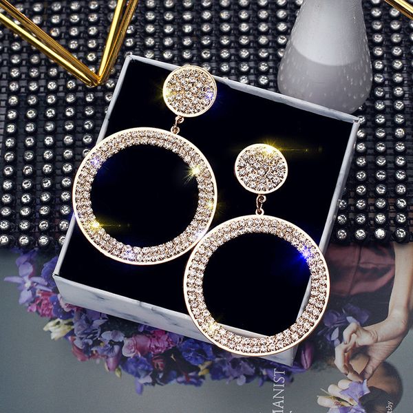 new fashion silver gold hollow round circel dangle earrings inlay shining rhinestone cz zircon geometric drop earring wedding party
new fashion silver gold hollow round circel dangle earrings inlay shining rhinestone cz zircon geometric drop earring wedding party