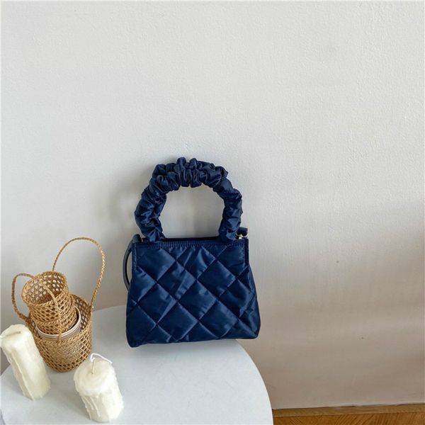 women handbag 2019 new famous creative plaid crossbody bag quilted padded small square tote bag down shoulder messenger
women handbag 2019 new famous creative plaid crossbody bag quilted padded small square tote bag down shoulder messenger