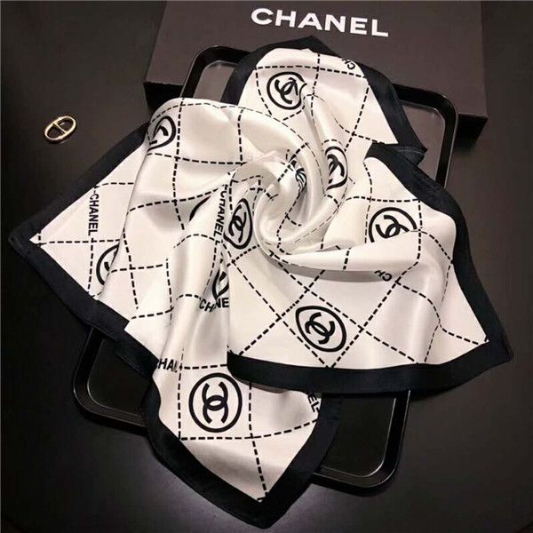 50cm * 50cm printed twill scarves are popular, fashionable and professional women's small square
50cm * 50cm printed twill scarves are popular, fashionable and professional women's small square