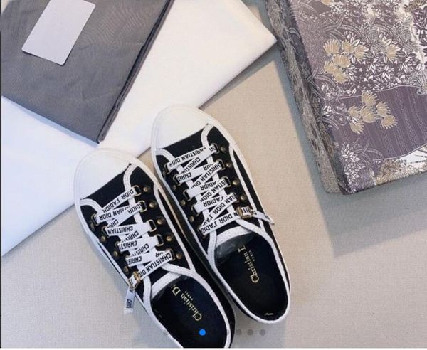 new women casual canvas shoes spring espadrilles woman cloth shoes fashion walking shoes two tone lady canvas sneakers, Black
new women casual canvas shoes spring espadrilles woman cloth shoes fashion walking shoes two tone lady canvas sneakers, Black