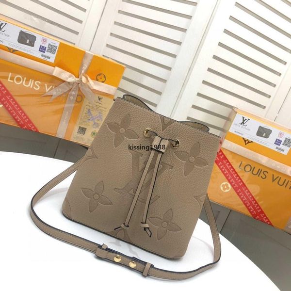louis vuitton lv роскошный дизайнер a32 любимый мульти pochette аксессуары дизайнерская роскошная сумочка кошелек из натуральной кожи l цвет
louis vuitton lv роскошный дизайнер a32 любимый мульти pochette аксессуары дизайнерская роскошная сумочка кошелек из натуральной кожи l цвет
