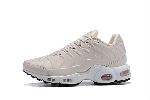 2020 sports shoes men women chaussures white black athletic casual luxury sneakers mesh sneakers size 40-46
2020 sports shoes men women chaussures white black athletic casual luxury sneakers mesh sneakers size 40-46