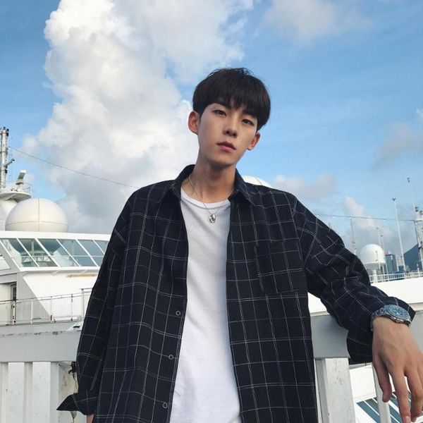 spring plaid shirt men's long-sleeved wild loose korean version of the trend shirt men's casual hong kong style jacket tide, White;black
spring plaid shirt men's long-sleeved wild loose korean version of the trend shirt men's casual hong kong style jacket tide, White;black